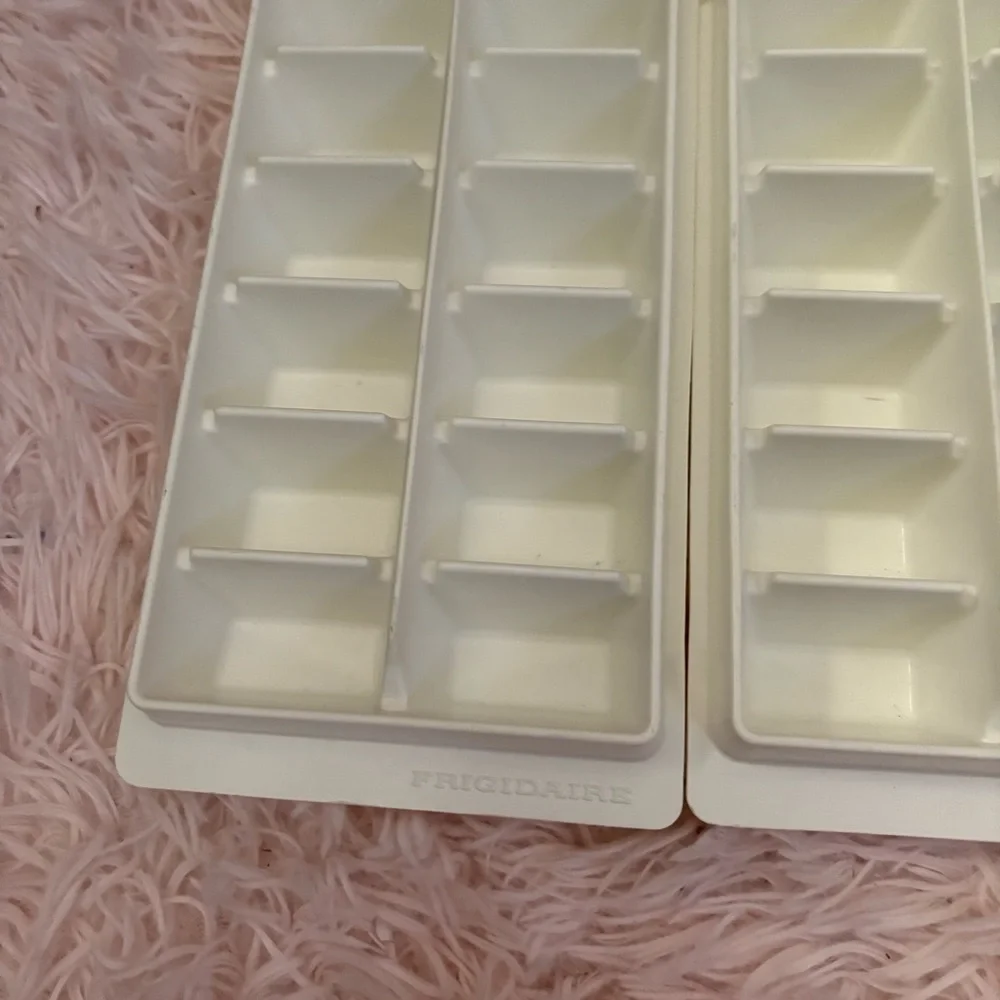 Vintage 3 Frigidaire 16 Cube White Plastic Ice Cube Tray Large Cube Stackable